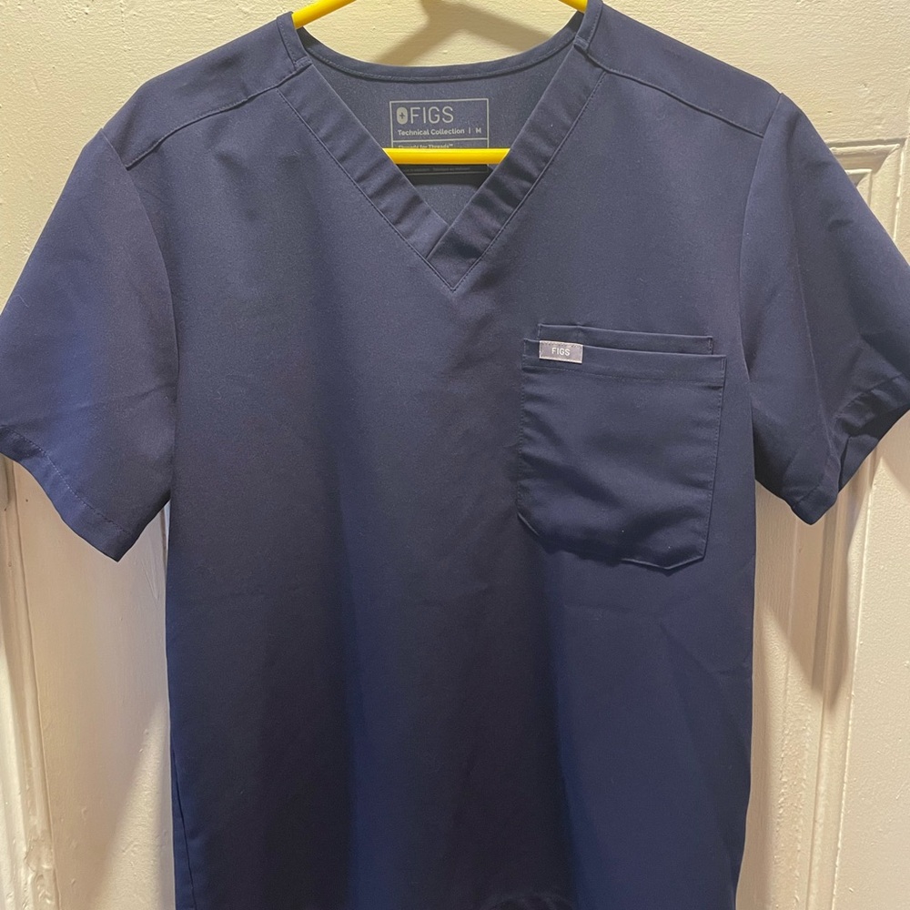 Men’s medium navy blue scrub top, never worn, excellent quality